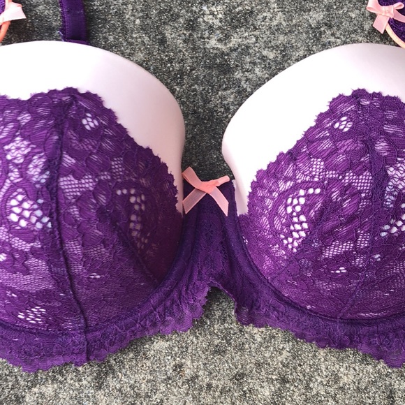 Victorias Secret Bras - Picture 5 of 8